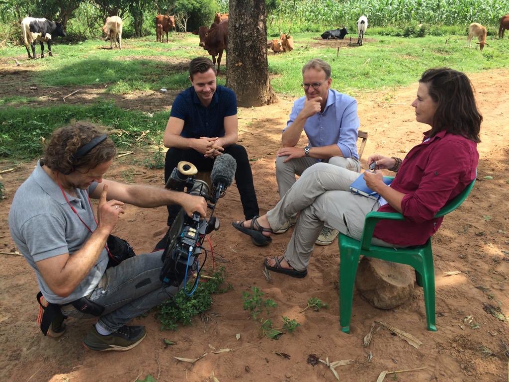Impression of an intensive trip to our Climate projects in #Uganda! With <a href="/SamFeldtMusic/">Sam Feldt</a> <a href="/_heartfeldt_/">Sam Feldt 🌴🎶</a> <a href="/BerniceNot/">Bernice Notenboom</a> @zelstautomaten <a href="/RodeKruis/">Rode Kruis</a> <a href="/CellSignal/">Cell Signaling Technology</a> <a href="/Rijksoverheid/">Rijksoverheid</a> experience what the projects really do #co2 reduction and better lives for the local people