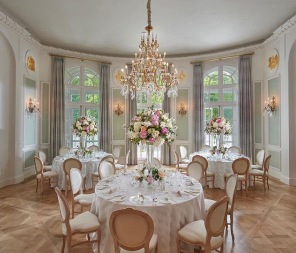 MO_LONDON's tweet photo. Allow us to create your everlasting memories @mo_hydepark #MagicInKnightsbridge #SpecialMOments #ImAfan #WeddingWednesday https://t.co/31L7TxmQMI