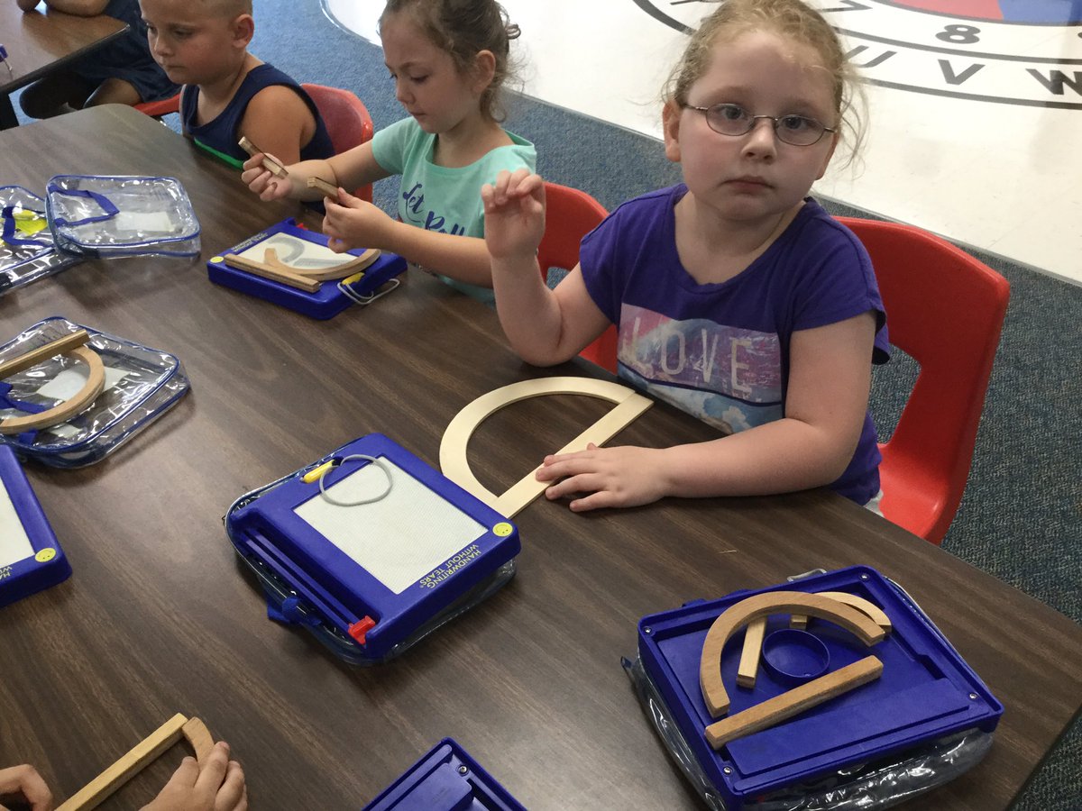 joyce_jevans's tweet photo. Practicing letter D and digging was our focus for today! Such a good group of Kindergarteners! https://t.co/F9mkZlJpgt