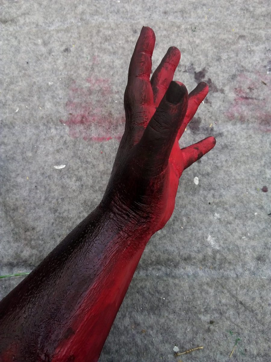 RSilverkin's tweet photo. Somehow, my boredom always turns into stuff like this. #bodypainting #iamsoartsy #whatamidoing https://t.co/JrzPHEM4Vp