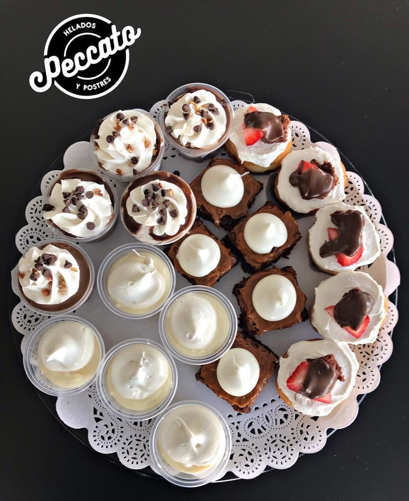 peccatolm's tweet photo. CHAROLA DE POSTRES PARA GRADUACIÓN 🎉🎓 https://t.co/OKNhFpVgaU