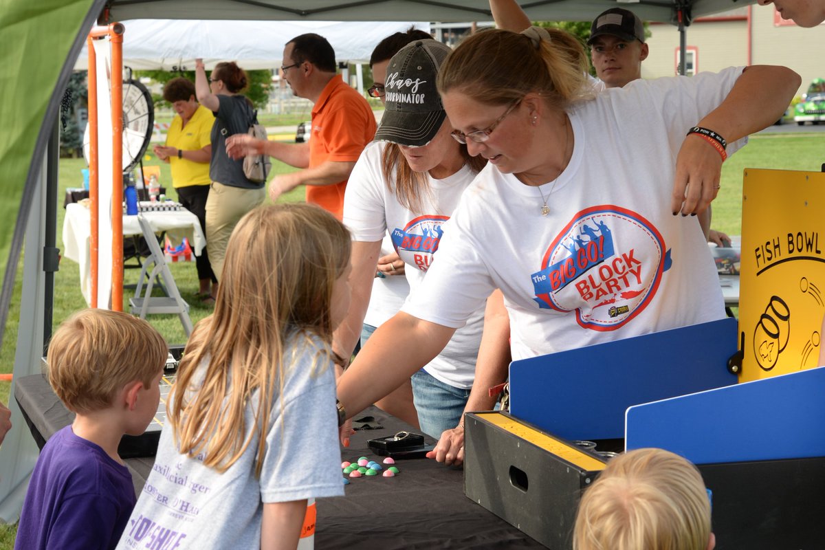 BigGoBlockParty's tweet photo. Exhibitor applications are open for organizations and businesses that have an interactive display for race fans attending the #BigGoBlockParty on Aug. 20 at @BrownsburgIN Town Hall Green. Apply at https://t.co/oqHwVQAO6l https://t.co/azVXWGAfOT