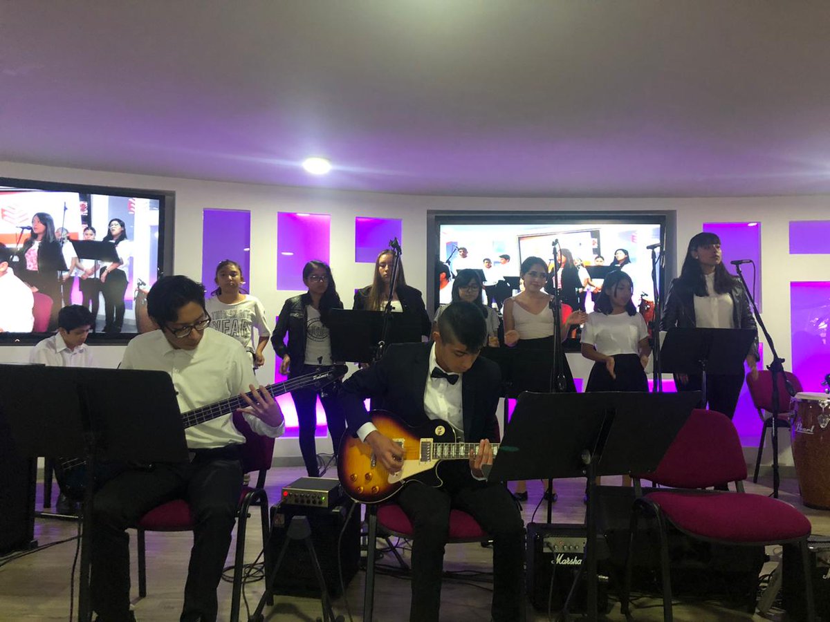 F_HermesMusic's tweet photo. Felicidades a los estudiantes de la Escuela de Músicos Ejecutantes, formada entre EJE ejecutantes y Musbi, que el pasado fin de semana tuvieron su presentación de fin de curso del año académico 2018-2019 #FundaciónHermesMusic #EJEejecutantes #Musbi https://t.co/v0lW1EdVfV