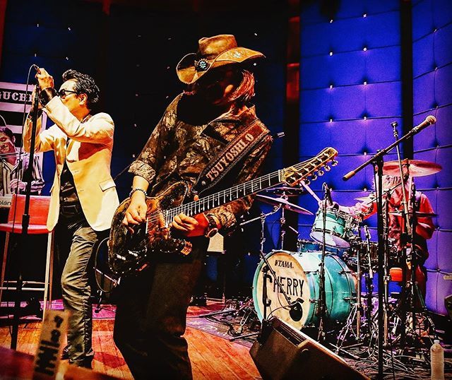 WildGuitarman's tweet image. Keep Rollin'...⚡️
Cool pic by Chiaki.T📷 
#pitpi #normalparts #rocknroll #band #guitarist #tsuyoshio #stageshot #2017 #tbt🔙 ift.tt/2NMkT43