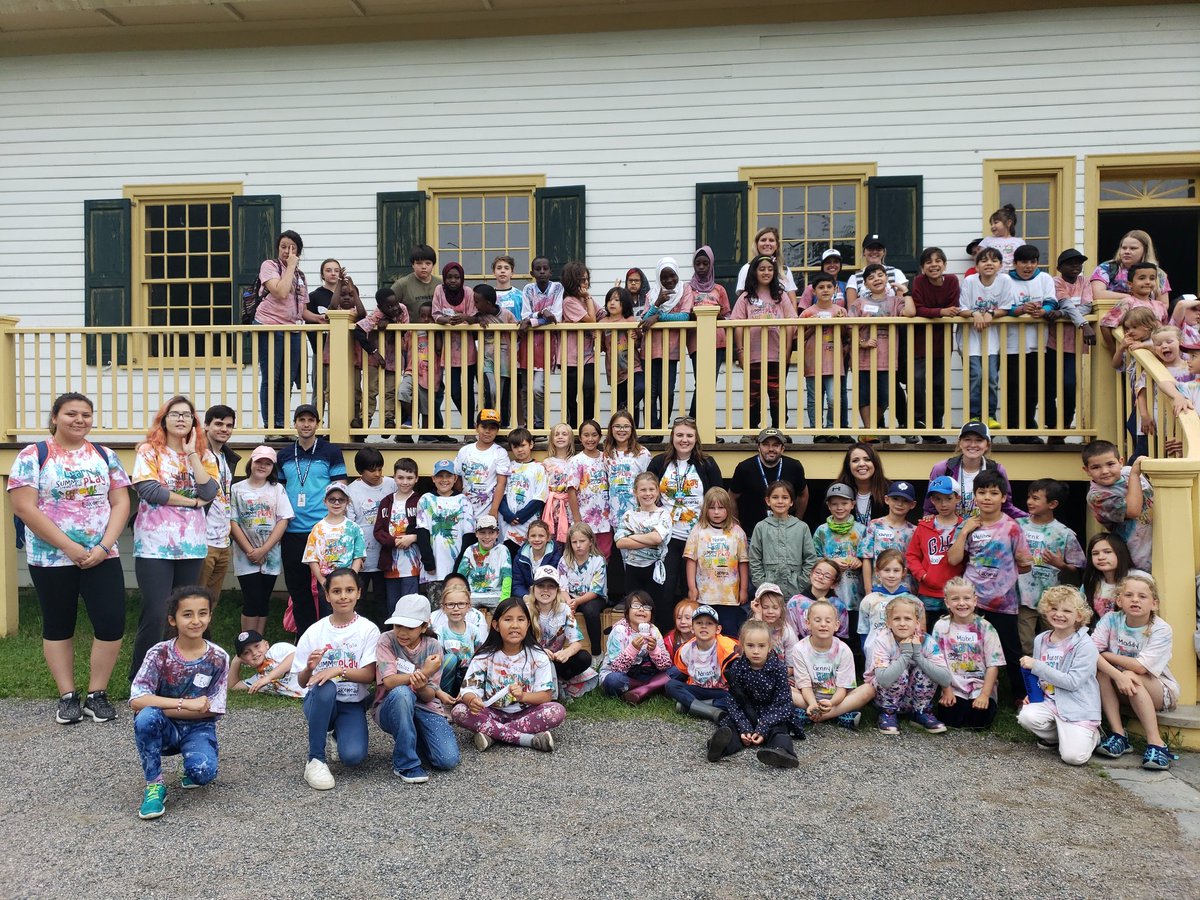 ajk211's tweet photo. What does 201 students and a whack of instructors and volunteers at FWHP look like? It looks like fun, that's what. Thanks @OntarioSLP for the funding for @LakeheadSchools summer learning programs. #LPStb #needawiderlens https://t.co/jtcRPhtbXx