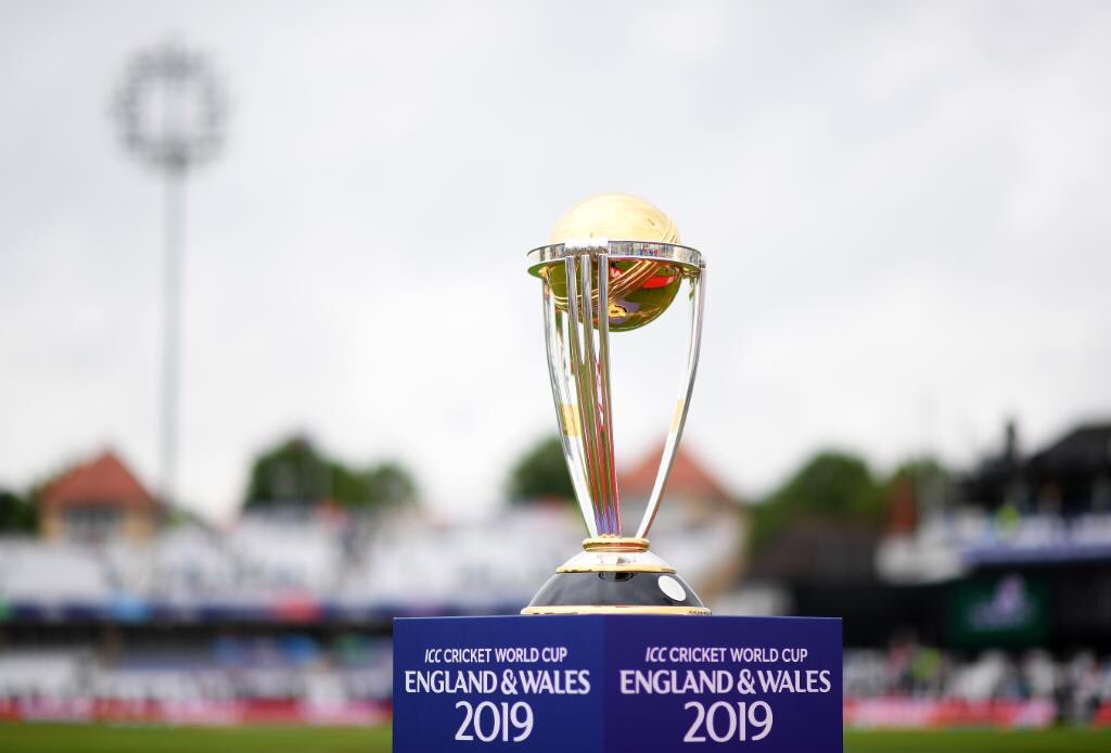 Akash_V18's tweet photo. May be the dream of winning the worldcup comes to an end today.
But the team is not done yet💪
#INDIANTEAM 
So are we the fans🤘
We will be back. Stronger than ever 
We #bleedblueforever 
@imVkohli @BCCI @ICC @circleofcricket #CWCUP2019 https://t.co/mJXsFz7GIG