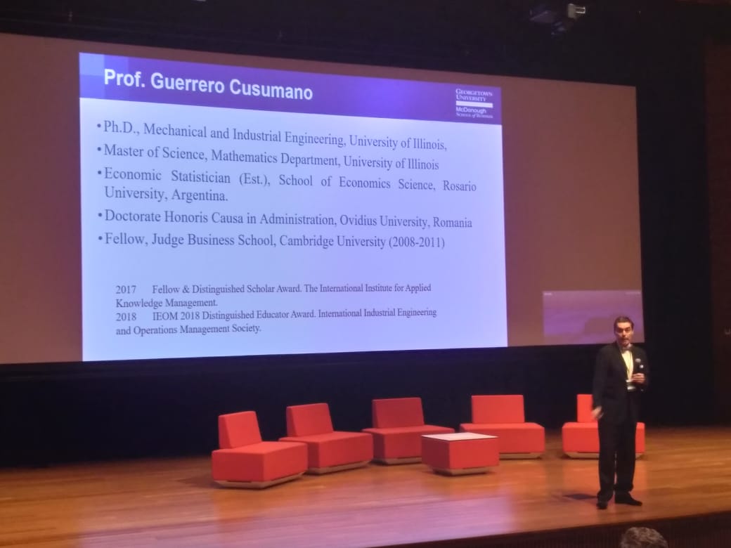 BigData_CO's tweet photo. #AEstaHora El profesor Jose Luis Guerrero nos habla sobre Revolución 5.0 en @BigData_CO https://t.co/y1fiaRlnE5