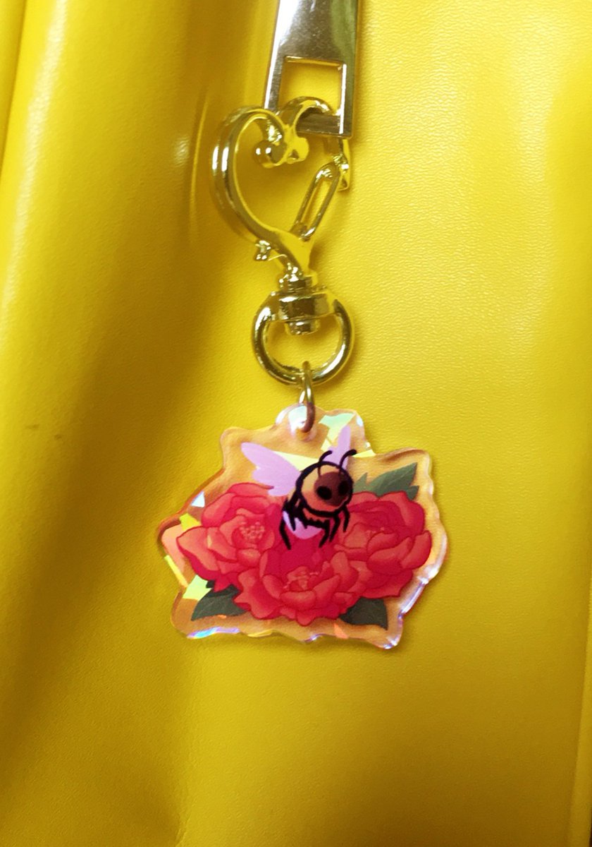 seabunnyart's tweet photo. I’VE ADDED SOME NEW HOLOGRAPHIC BUMBLEBEE CHARMS TO MY SHOP!
ORDER NOW BEFORE THEY’RE GONE XD
Retweets are highly appreciated
https://t.co/Kj88bHXFgm
#bumblebee #bee #savethebees #holocharms #holographic #doublesidedcharm #artistontwitter #flowers #heartclasp https://t.co/TyLbl2LL5t