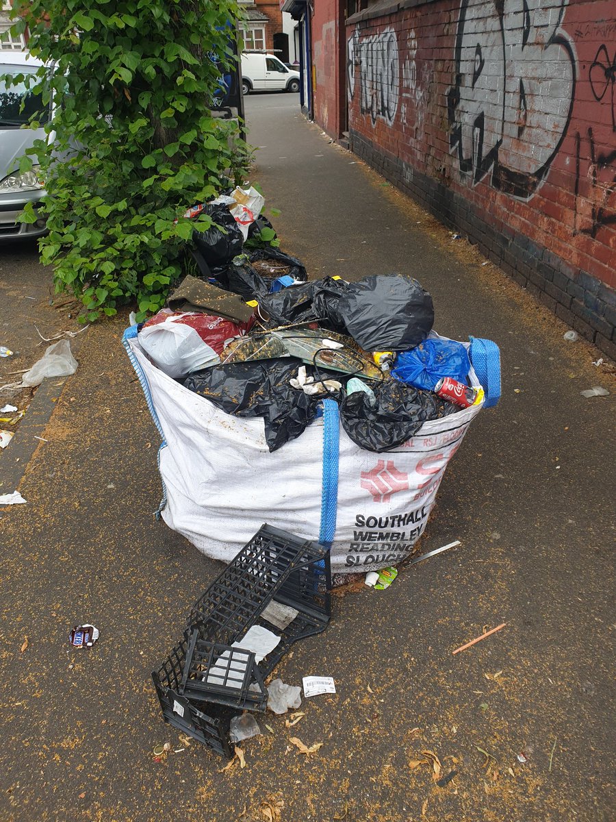 MuskaanJaved1's tweet photo. What is happening to our birmingham? @BCC_Help @politicalhackuk i am appalled to have to come across this on my walk to the local shop and the stench is unbelievable! #why #disappointed @AlumRockCF #projectEEE #educate #engage #Empower #neglect looking for answers!? https://t.co/fthoT2PgaS