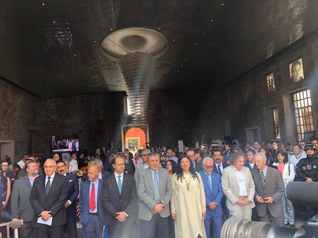 MEXICOSOS's tweet photo. #FeriaMandela Inauguración del Día Mandela #CNDH #MXSOS #RNMSJ #MSyJ https://t.co/9UpxRJ3K73