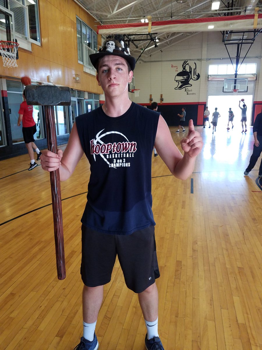 FennisDembo87's tweet image. Tewksbury Dom Valway with the 12 stage EYRTGH Title. 1st title ever for the dominator #poundtherock #theboneyard