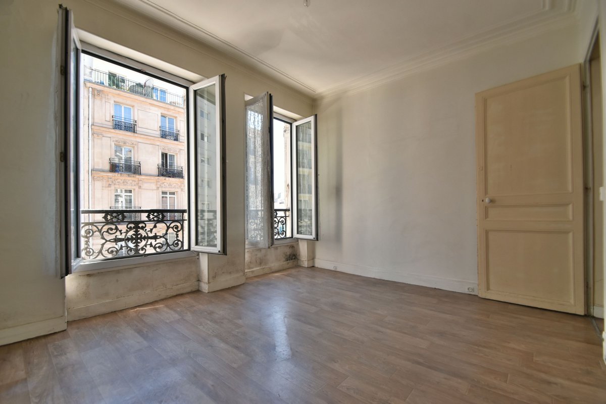 laforetparis10's tweet photo. VENTE PRIVEE FAVORIZ : ⚒️⚒️ Libérez votre pouvoir de création dans cet appartement idéalement situé 😃😃! 2 pièces modulables, 4 fenêtres, charme de l'ancien! Contactez nous au 📱 01 40 35 05 10 https://t.co/OrapQi8mt2