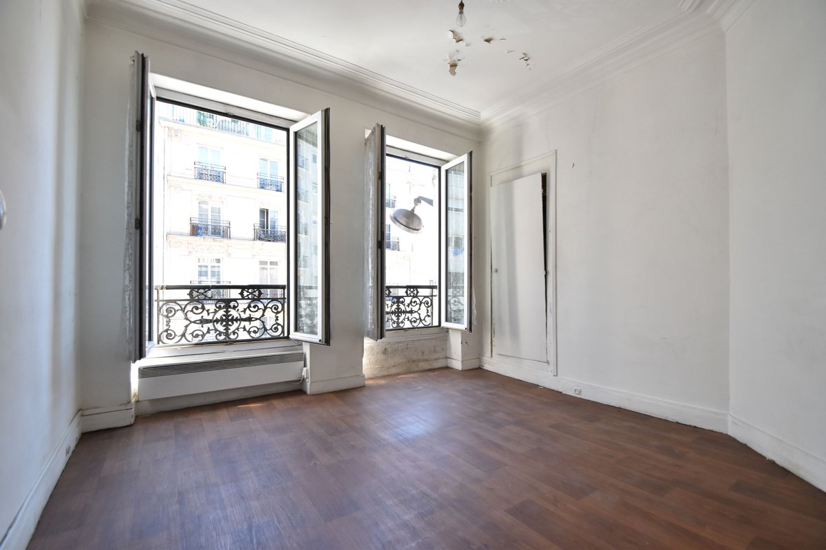 laforetparis10's tweet photo. VENTE PRIVEE FAVORIZ : ⚒️⚒️ Libérez votre pouvoir de création dans cet appartement idéalement situé 😃😃! 2 pièces modulables, 4 fenêtres, charme de l'ancien! Contactez nous au 📱 01 40 35 05 10 https://t.co/OrapQi8mt2