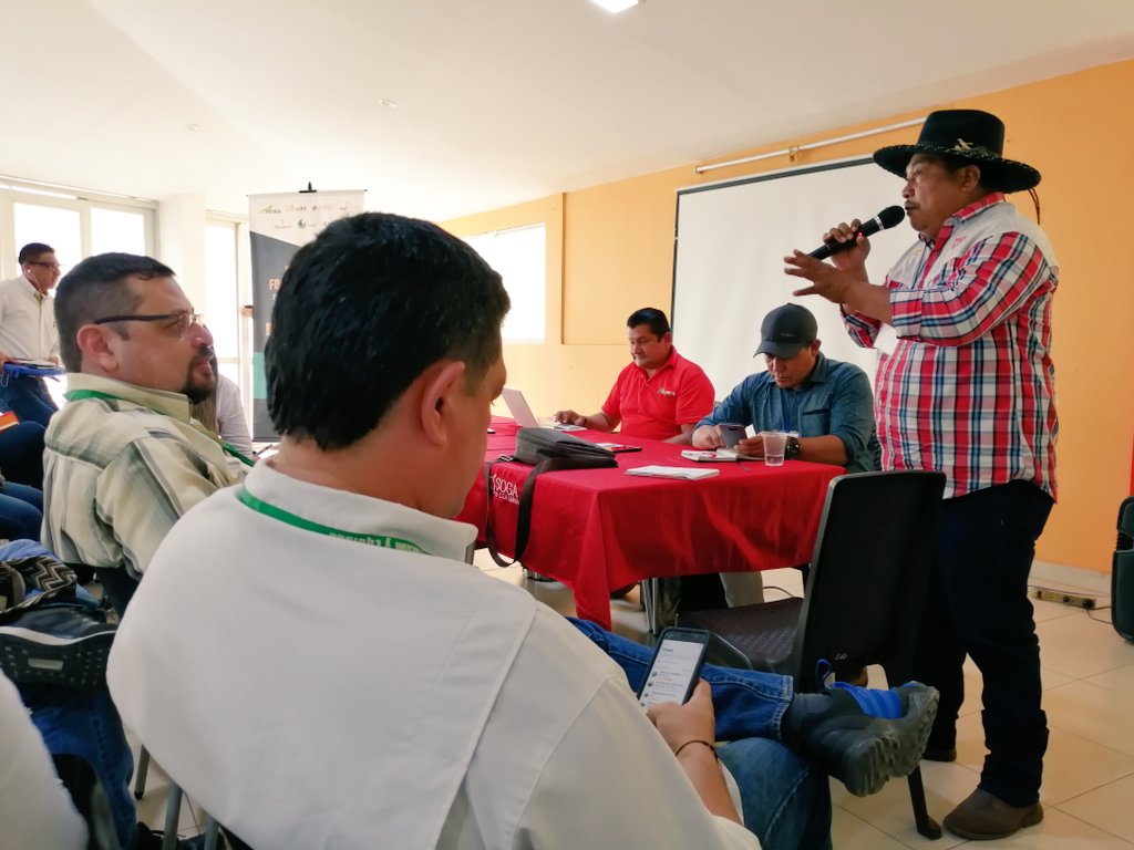 SocialMetaSec's tweet photo. A esta hora la Gerencia de Asuntos Étnicos hace acompañamiento a la mesa de acción de los pueblos indígenas del municipio de Puerto Gaitán, donde se están socializando informes sobre los avances de los compromisos de la administración departamental con la comunidad.
@GobMeta https://t.co/Bhn4cW5QGh
