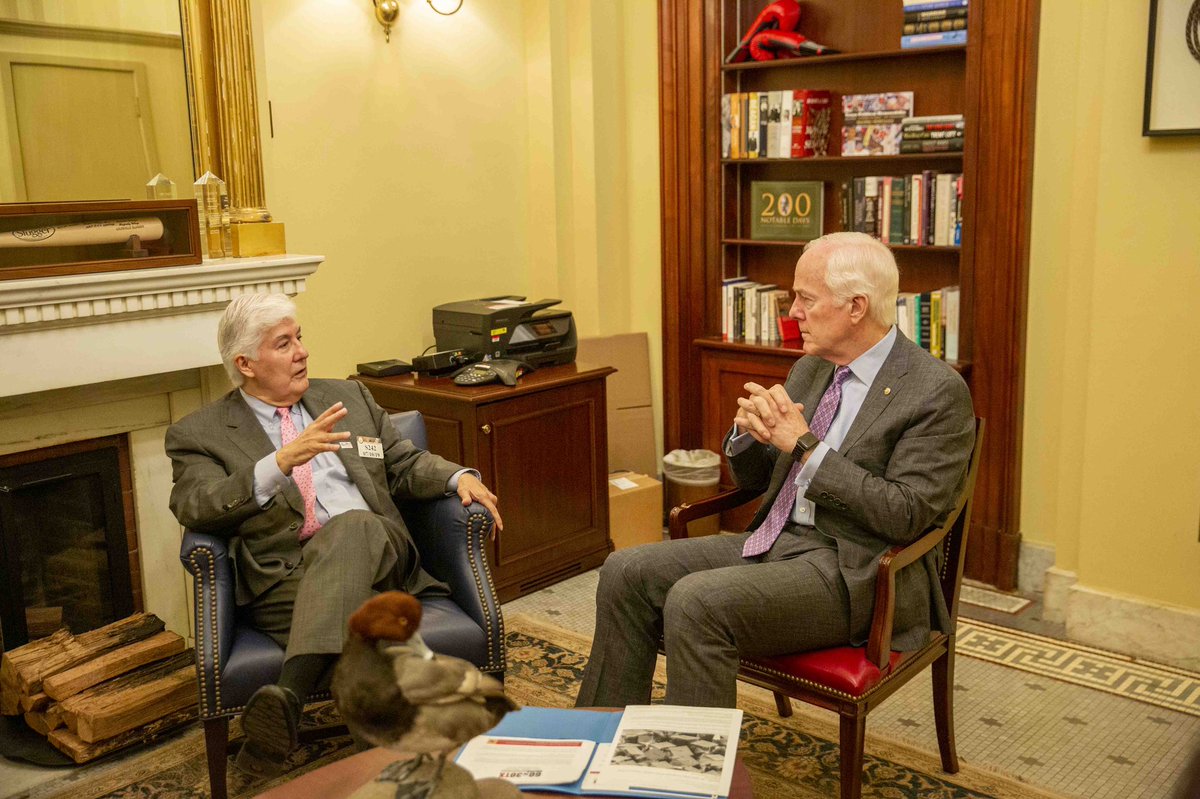 JohnCornyn's tweet photo. Today I met with Commissioner Raymund Paredes of the Texas Higher Education Coordinating Board (THECB) to discuss Texas models of higher education, the reauthorization of the Higher Education Act, and student debt. https://t.co/haaXPjk9ff