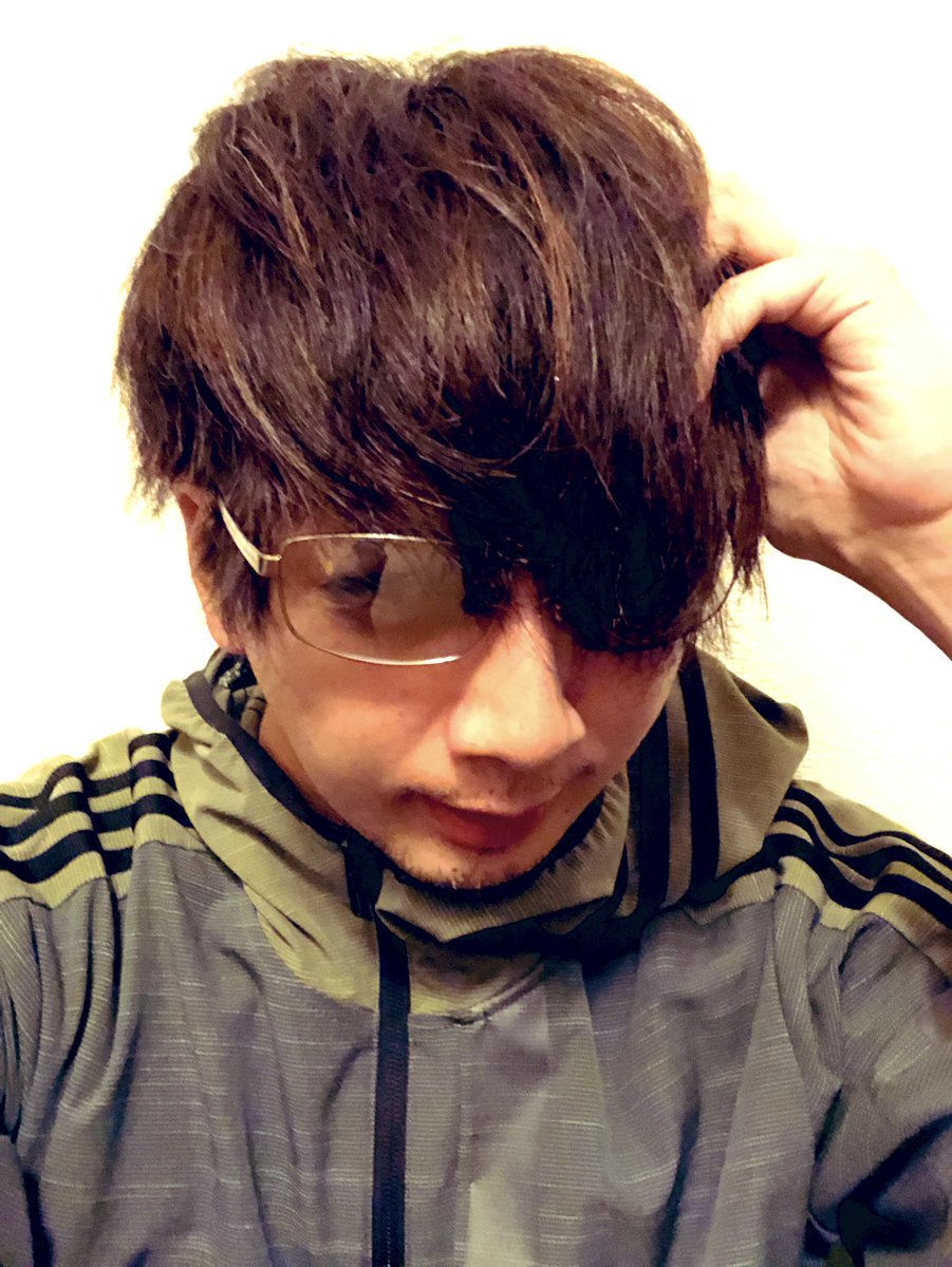 橋詰知久 声優 ナレーター No Twitter 因みに寝る前作業してる僕はガラ悪いよ 然し家の中なので無問題 ブルーライトが邪魔なのよ 明るいのよ 橋詰知久 声優 ナレーター No Twitter 因みに寝る前作業してる僕はガラ悪いよ 然し家の中なので無問題 ブルーライトが邪魔なのよ 明るいのよ