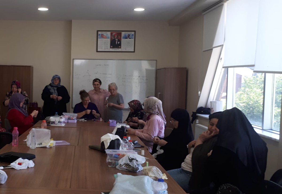 Piripaşa Semt Konağı (@piripasasemtk) on Twitter photo Beyoğlu Belediyesi Aile ve Sosyal Hizmetler merkezi piripaşa semt konağında yetişkinlere yönelik iğne oyası kursu devam etmektedir.
<a href="/haydaraliyildiz/">🇹🇷Haydar Ali YILDIZ</a> Beyoğlu Belediyesi Aile ve Sosyal Hizmetler merkezi piripaşa semt konağında yetişkinlere yönelik iğne oyası kursu devam etmektedir.
<a href="/haydaraliyildiz/">🇹🇷Haydar Ali YILDIZ</a>