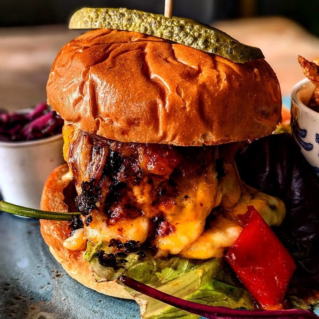 ****BURGER NIGHT!!****

It's Wednesday you know what that means!

Get an exploding cheese burger or a battered cauliflower burger, gin &amp; tonic or house lager for just £12!

#burgernight #wednesdaymotivation #specials #foodoffers #burgers #burgerholic #burgeroffers #burgermania