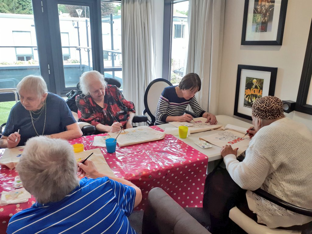 GoEActivities's tweet photo. Everyone really enjoyed hand painting summer themed tote bags this morning at #GracewellofEdgbaston @JazzVirkTweets @GracewellHealth @SteventonZoe @asajuk https://t.co/XVLyy9xofi