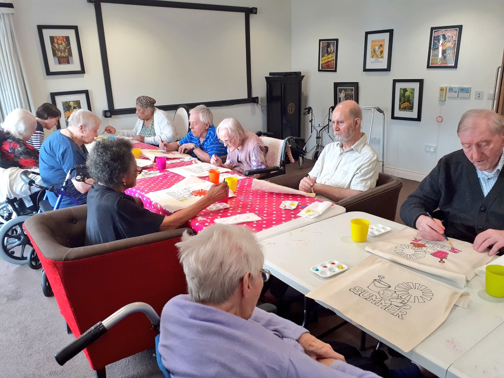 GoEActivities's tweet photo. Everyone really enjoyed hand painting summer themed tote bags this morning at #GracewellofEdgbaston @JazzVirkTweets @GracewellHealth @SteventonZoe @asajuk https://t.co/XVLyy9xofi