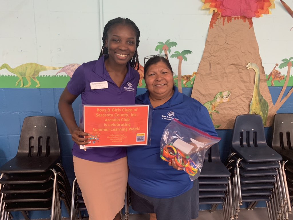 CarolinaLFranco's tweet photo. It’s a beautiful week at the @sarasotaBGC in #Arcadia, everyone is cheerful and super excited to get their rainbow bracelets. #SmarterSummersChallenge #SmarterSummer #SummerLearningWeek
@LeerPara3ro @ThePattersonFdn @summerlearning @SuncoastCGLR https://t.co/dPRZlL8RrM