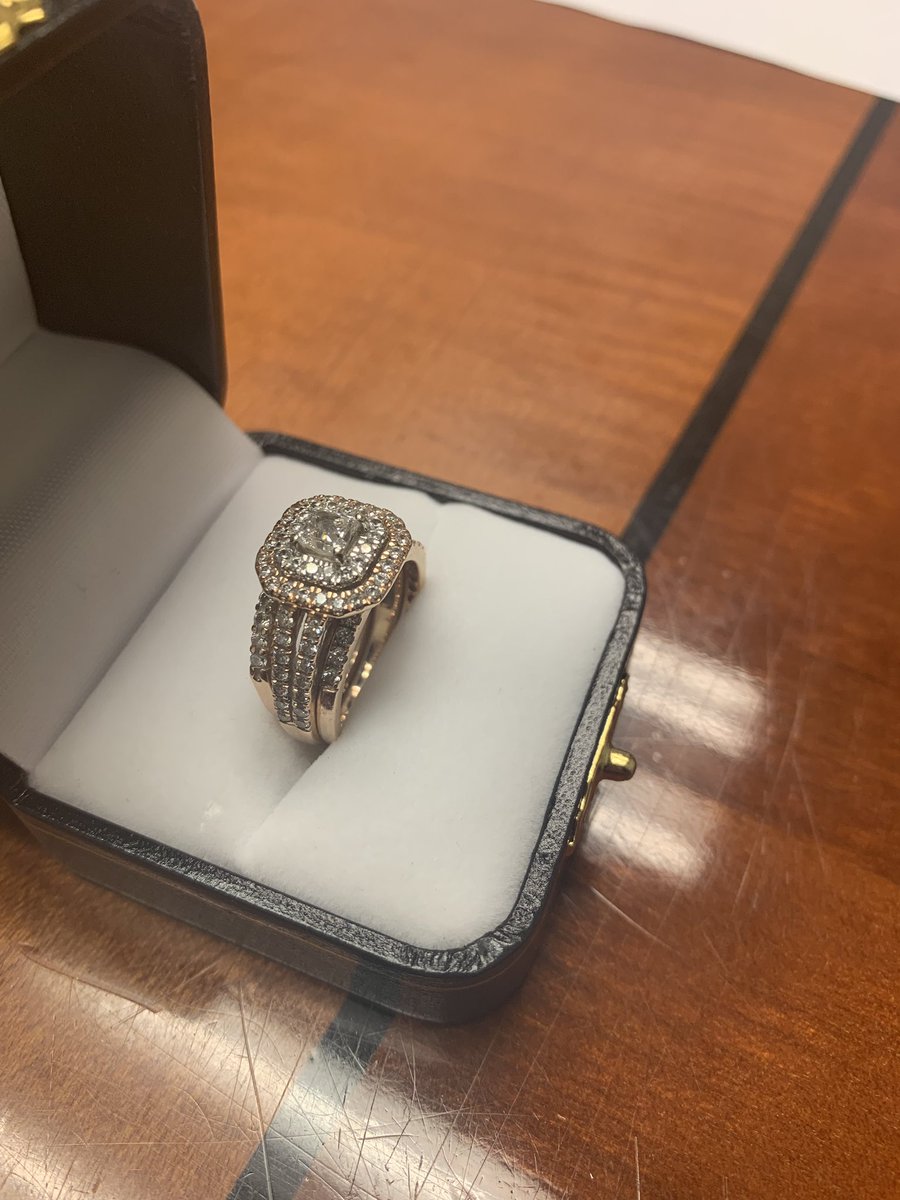 PicassoPawn's tweet image. Planning for a summer engagement? We have beautiful  diamond engagement rings for LESS! Why spend your money with the big name jewelry stores when we have jewelry for half their prices! #gettingengaged #marriage #summerwedding #summerengagement #diamonds #bling #shoplocal