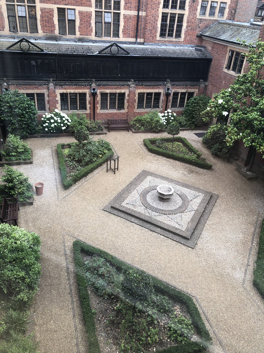 EpicDoncaster's tweet photo. #DayOne @HanburyManor with @nesta_uk and @PeelInteractiv working with a amazing group of people from across the UK who are leading and developing innovative project using tech for social good. It a privilege to be here representing @DN_Child #DoncasterIsGreat #ThinkForwardVR https://t.co/gGDf3WwEVT