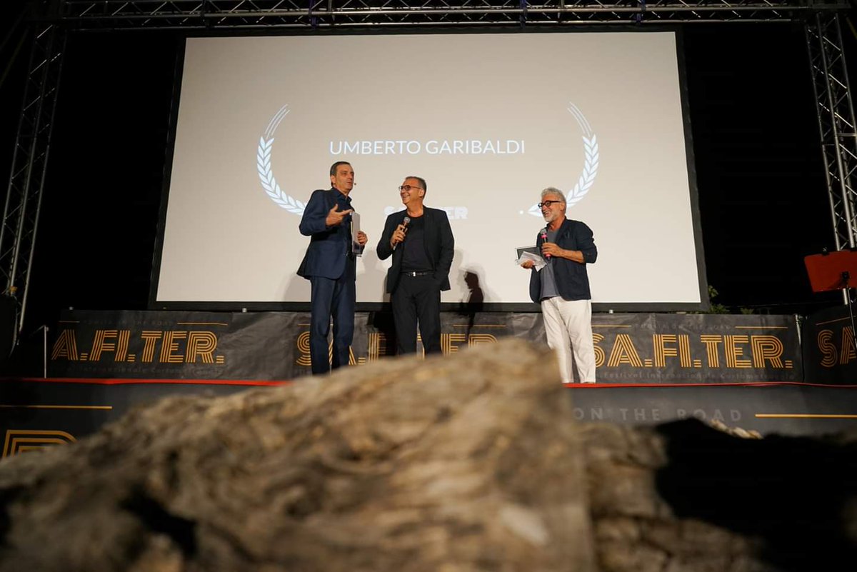 Safiter2018's tweet photo. L'ultima serata del https://t.co/Idxy3OvYJH.TER è stata una festa: ricca di amici e caratterizzata dall'incontro.
Sorrisi, condivisione e confronto sul cinema sono stati gli elementi della tappa di Fasano. 
Noi vi aspettiamo l'anno prossimo con la XVIII edizione!
#SaFiTer #pic https://t.co/MD4i65Iltc
