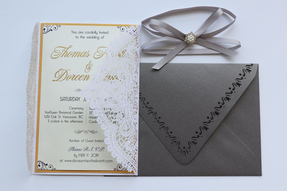 Delicate laser cut set in white, gold and grey.
.______________
#weddingvendor #weddinginspiration #socalbride #vancouverweddings #elegantevents #weddingdetails