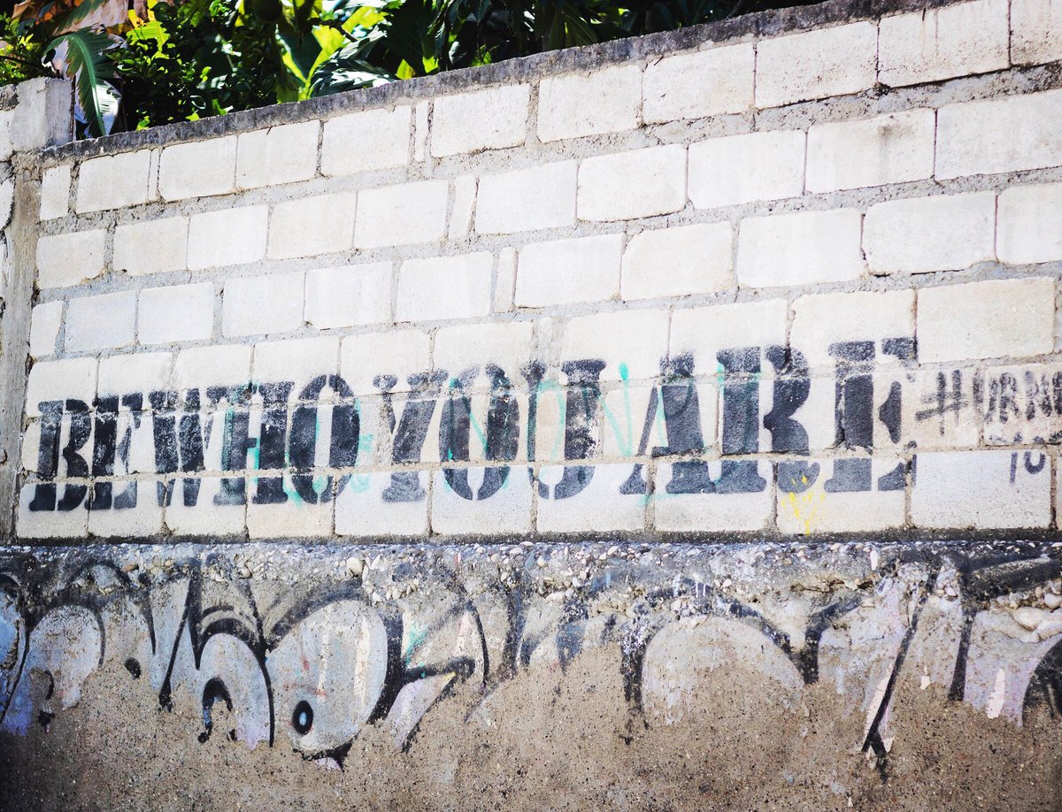 We love all of the inspiration that awaits us on our drives through Haiti #wednesdaywisdom 🇭🇹✨