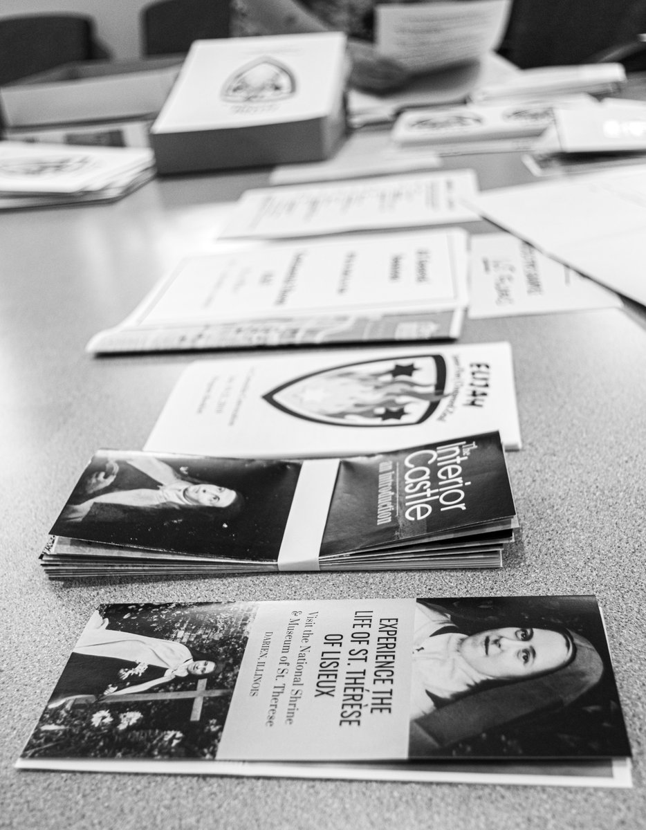 CarmeliteMedia's tweet photo. Thanks to some amazing helpers the #LCConvocation2019 materials are assembled and ready for transport! We'll see you next week! @LayPcm @carmelinst @carmelitequotes @SocLittleFlower @SELCarms #GodsGarden #Carmel #LayCarmelite https://t.co/0Jw3P7ruue