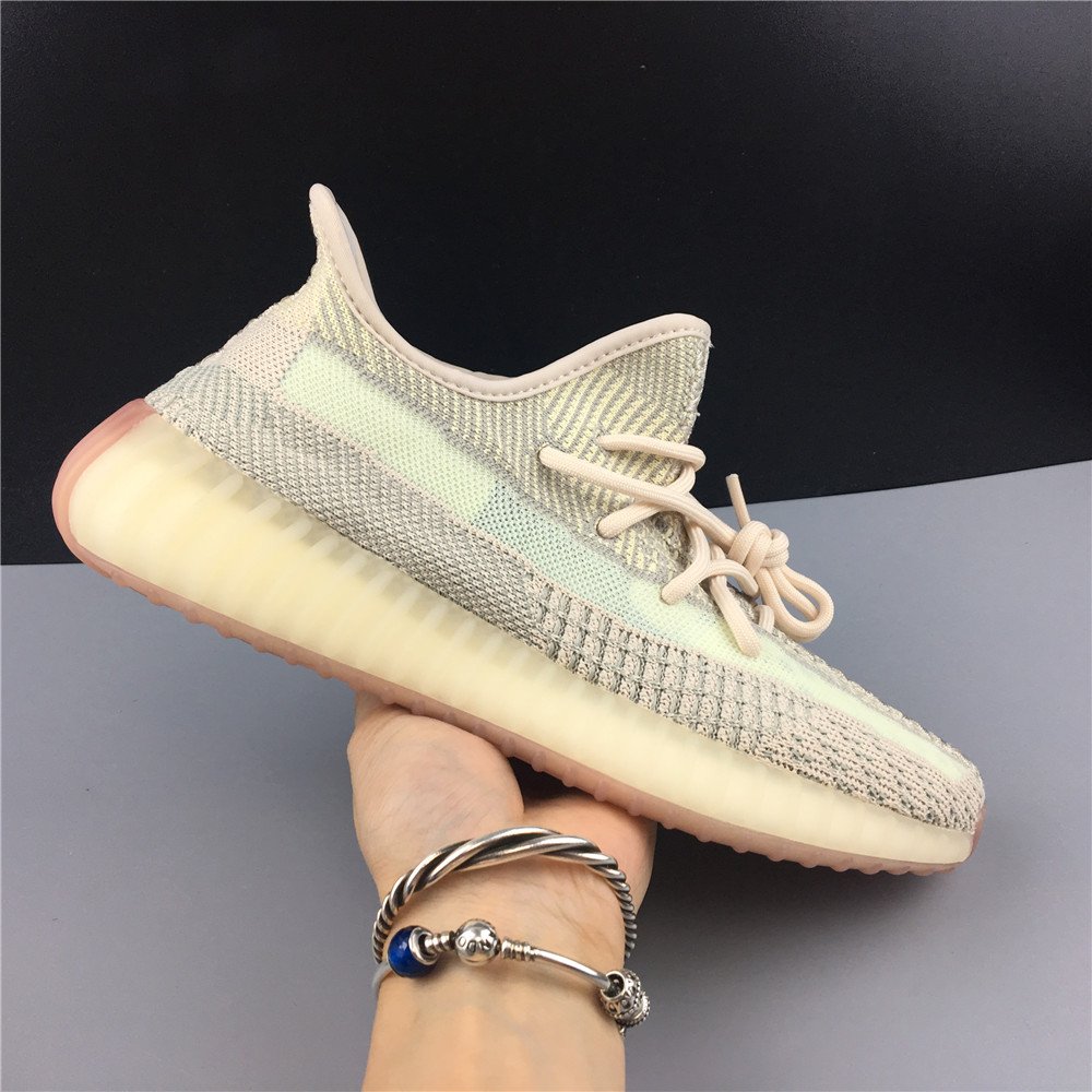 Vind yeezy citrin op
