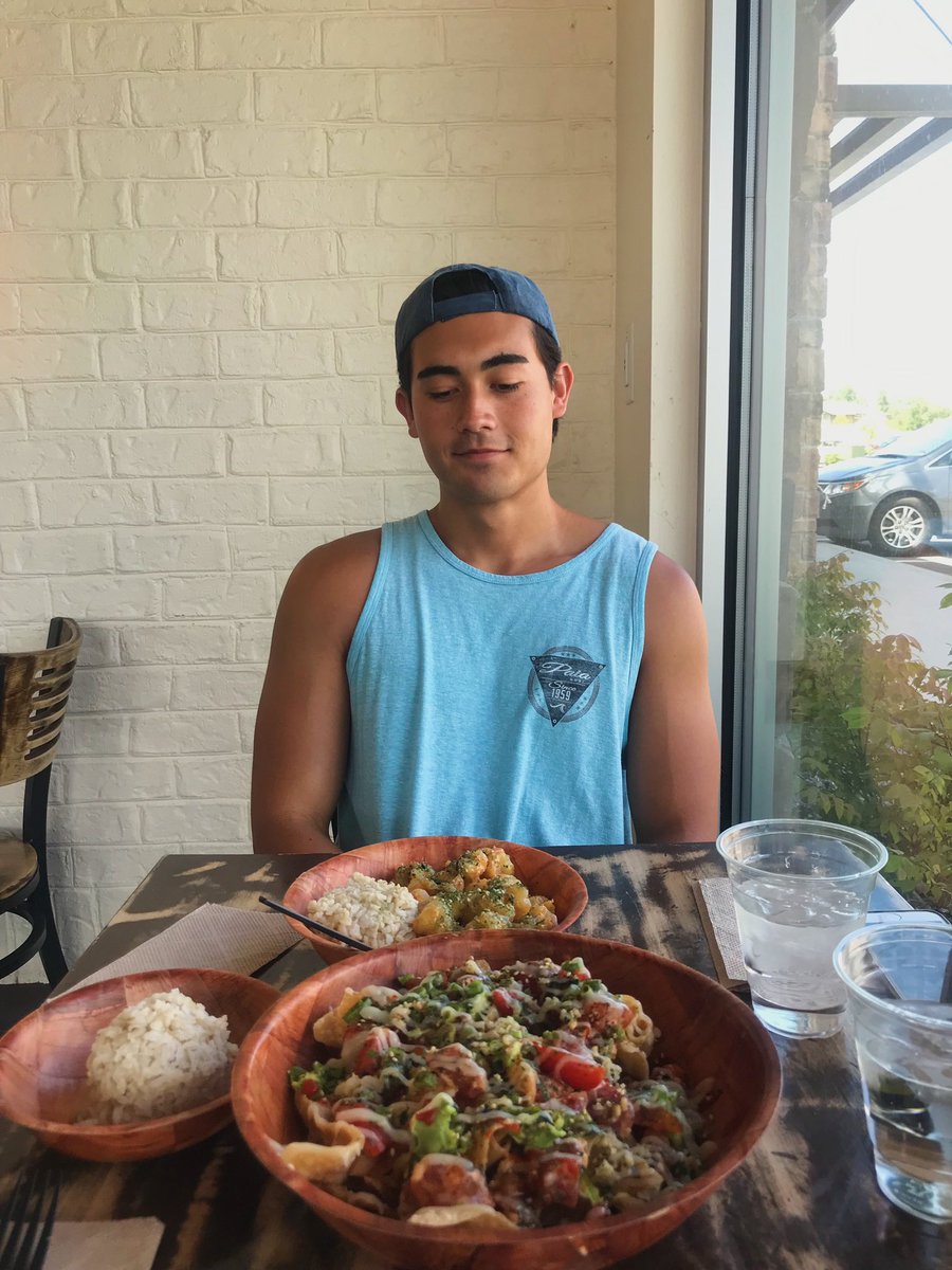MAdReachApp's tweet photo. I went to @sideofaloha since they made changes to their menu and WOW! I always get the furikake chicken with brown rice and the spicy poke nachos. I noticed after receiving my usual order that the plates seemed larger! I was thrilled looking at my large bowl of poke nachos! #slc https://t.co/HgVzSxJ7DS