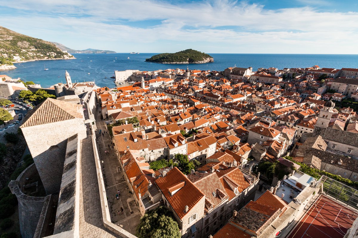 SelectYachts's tweet image. Embark on an experience of a lifetime with a luxury crewed yacht charter in Croatia. The seaside villages that make up the coastline are striking and provide a scenic view. The weather is perfection throughout the yachting season. bit.ly/2Hubzxa