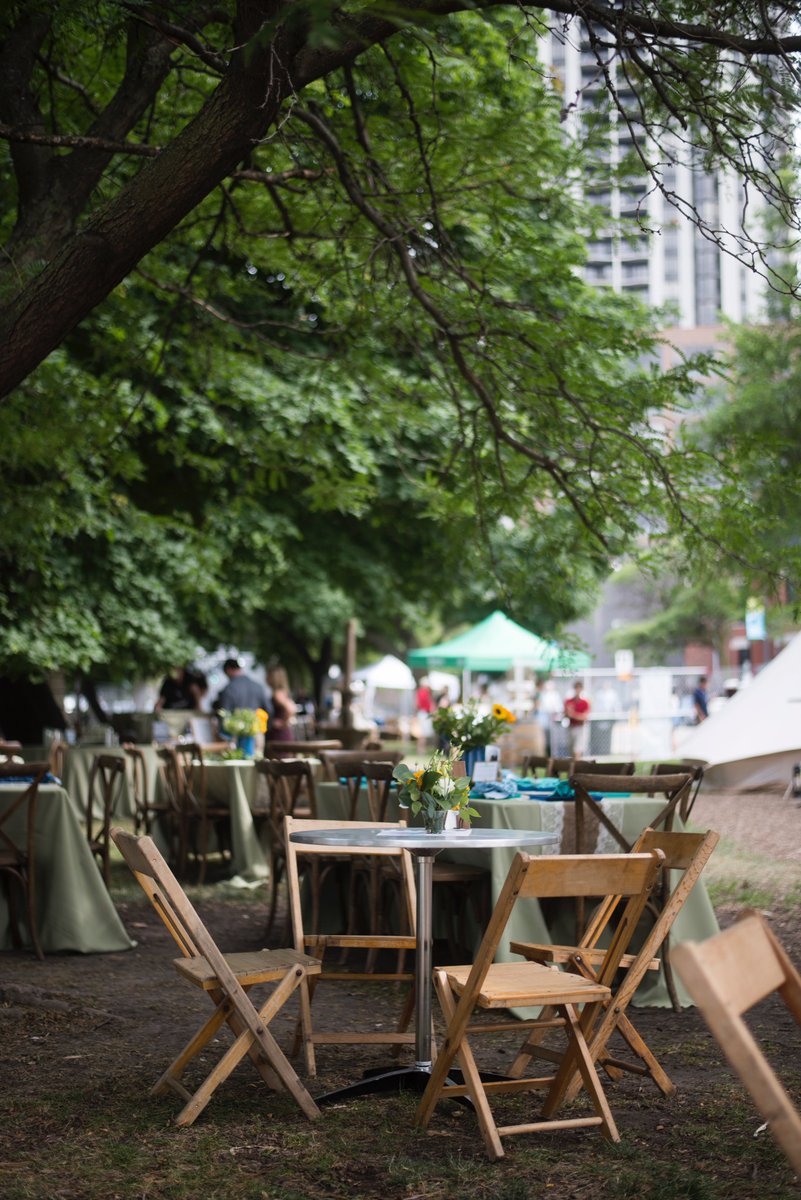 GreenCityMarket's tweet photo. This is the year to experience the #GCMChefBBQ as a VIP! Guests will enjoy early admission, reserved seating in the VIP  @TablescapesChgo, trays for your food, additional food and drinks by @FIGCatering, beers by @GooseIsland, private bar areas, waitstaff, and premium restrooms. https://t.co/KvwxZJggFL