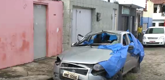 PajucaraNoite's tweet photo. Veículos abandonados: população pode ajudar denunciando pelo 181. Veja a matéria completa no link >> https://t.co/jfzYItLzIc https://t.co/hmFlbUNO4P