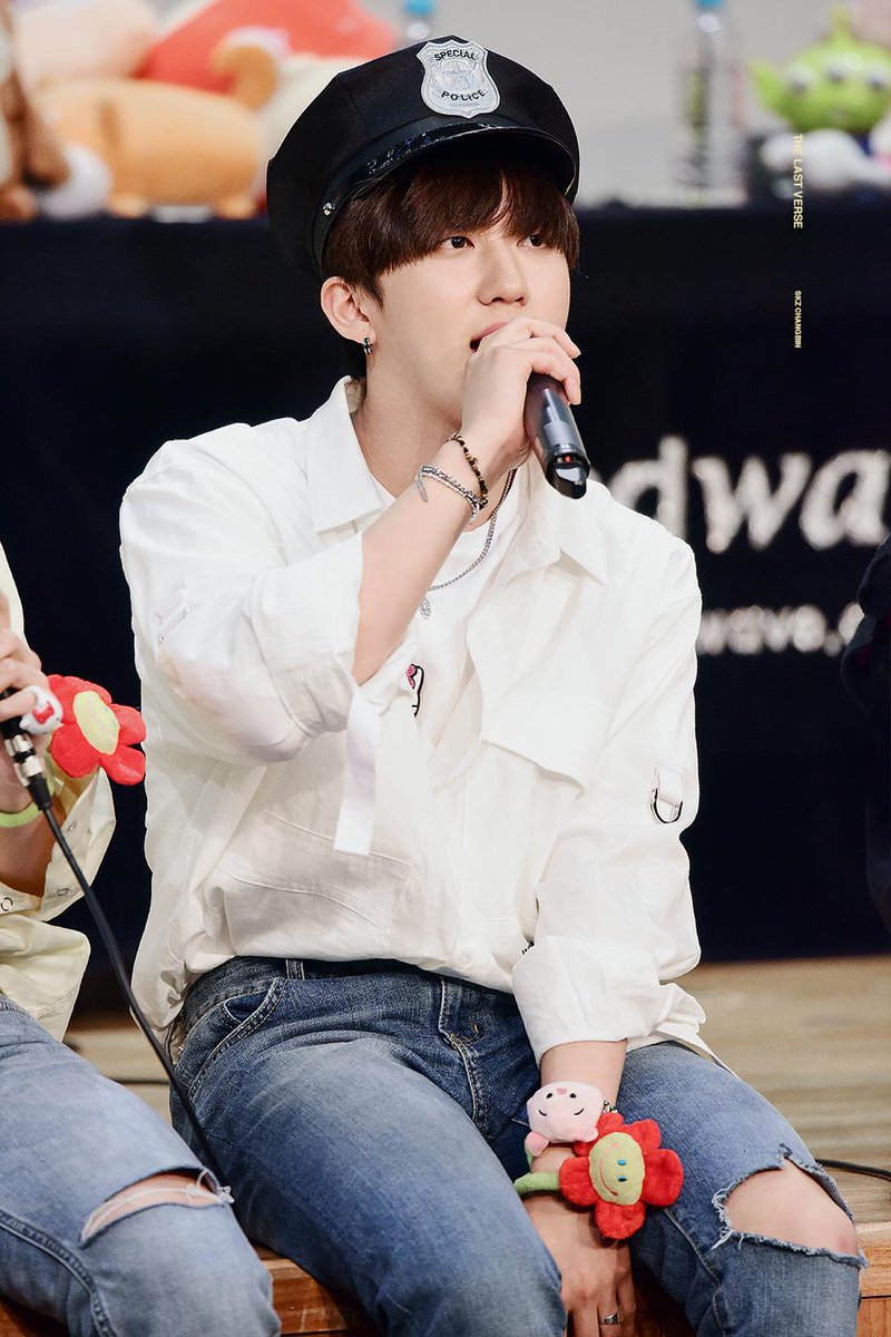 bee_changbin's tweet photo. Uri dark rapper mr police officer seo changbin with hello kitty t-shirt! 😅😅😂😂🤣🤣Aigoooooyaaa
#STRAYKIDS #SEOCHANGBIN #CHANGBIN #BINSUAL #STRAYKIDSMAINRAPPER #3racha #wherestraykidsstay #iamSTAY #YouMakeStrayKidsStay #yellowwood #sideeffect #SKZ_TALKER @Stray_Kids https://t.co/Jpo0x42SYV