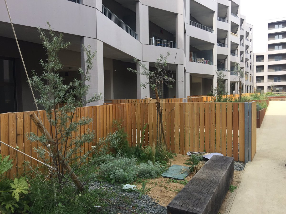 franckytrichet's tweet photo. Inauguration du programme « Inspirations » au cœur du quartier de la Création : 500 logements dont 107 sociaux et une œuvre du Voyage à Nantes d’Eva Jospin ! Une réalisation qui incarne un nouvel urbanisme collectif et inventif pour plus de liens et de vie au quotidien. https://t.co/5JvgbVel9r