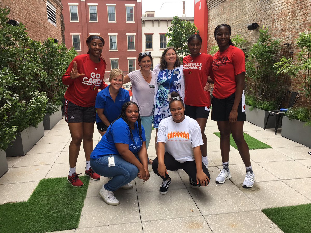 rplattfrazier's tweet photo. U of L Women came ready to play in our Gateway Garden @FrazierMuseum today. Thanks to Anthem for our Get Healthy in the Garden Series. Hip Hop, Tai Chi and Yoga. https://t.co/SWWpftOTSx