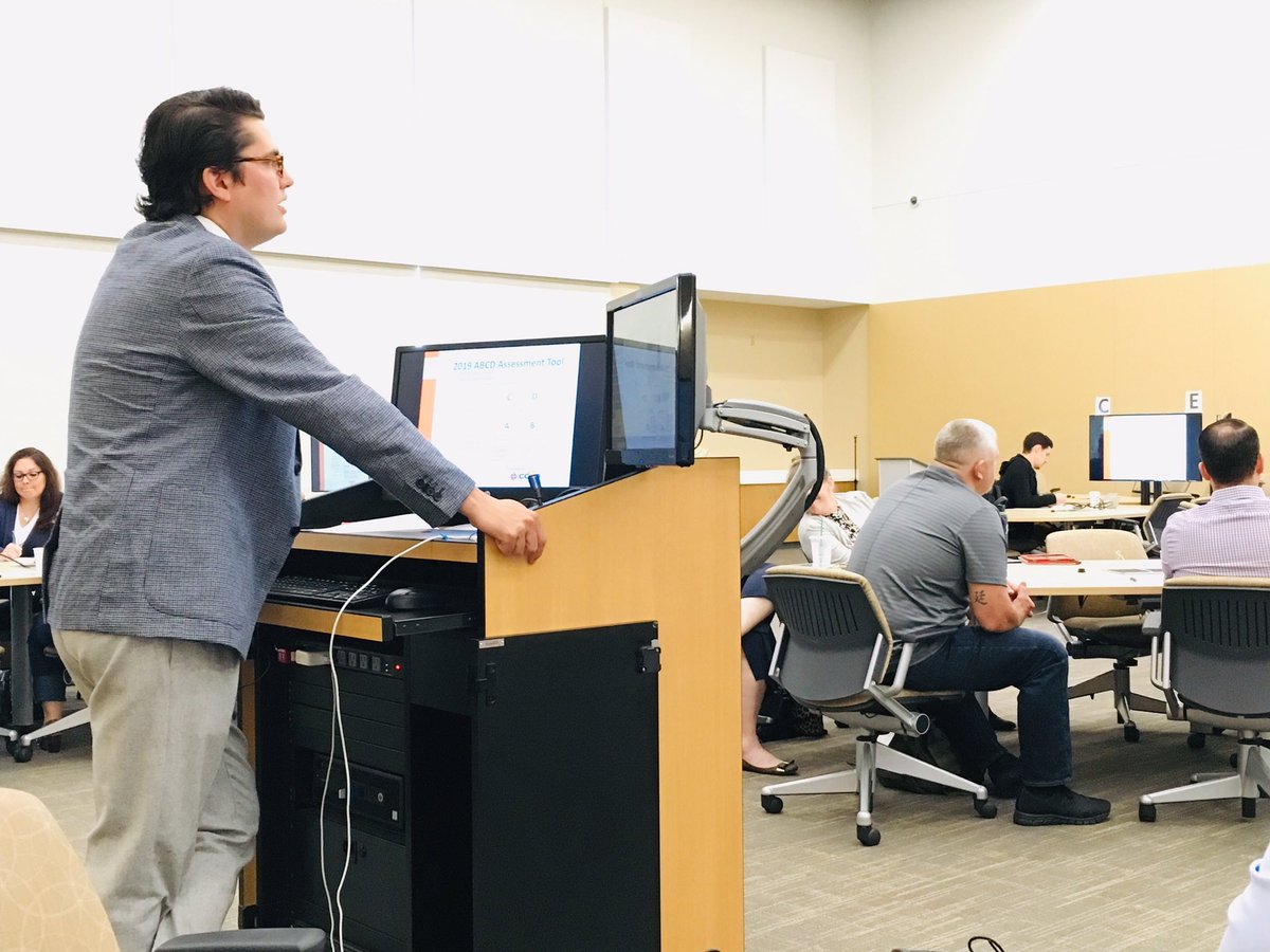 COPDKristen's tweet photo. Hearing from @kuhn_brooks about the importance of treating each patient as an individual — paying attention to phenotypes, comorbidities, exacerbation history ... there is no one COPD. #DavisCOPD https://t.co/GyJ4h3PeOY