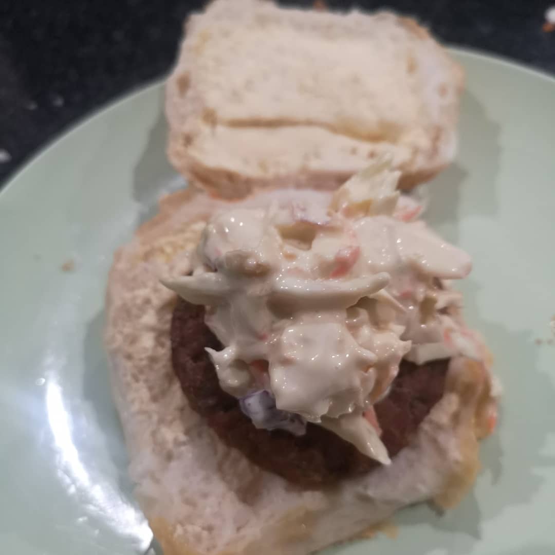 braaibok's tweet photo. Ons eksperimentele vark patty  met Koolslaai burger... Iets anders as die gewone, maar vrek lekker!!!

#braaibok #onsweethoe #braaiboklewe #braai #braaivibes #braaimaster #burger #hamburger https://t.co/3fNAKZWBqr