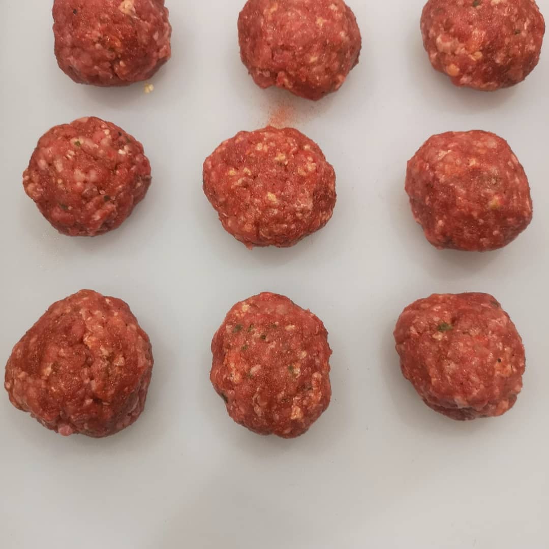 braaibok's tweet photo. Ons eksperimentele vark patty  met Koolslaai burger... Iets anders as die gewone, maar vrek lekker!!!

#braaibok #onsweethoe #braaiboklewe #braai #braaivibes #braaimaster #burger #hamburger https://t.co/3fNAKZWBqr
