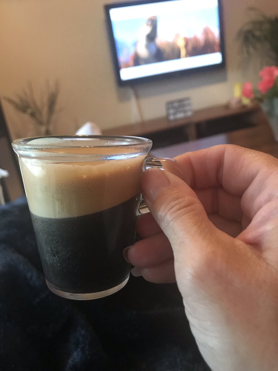 AngelaD_1975's tweet photo. Jaaaaah ☕️ #kazaar #Nespresso https://t.co/fwdSCCLSxk