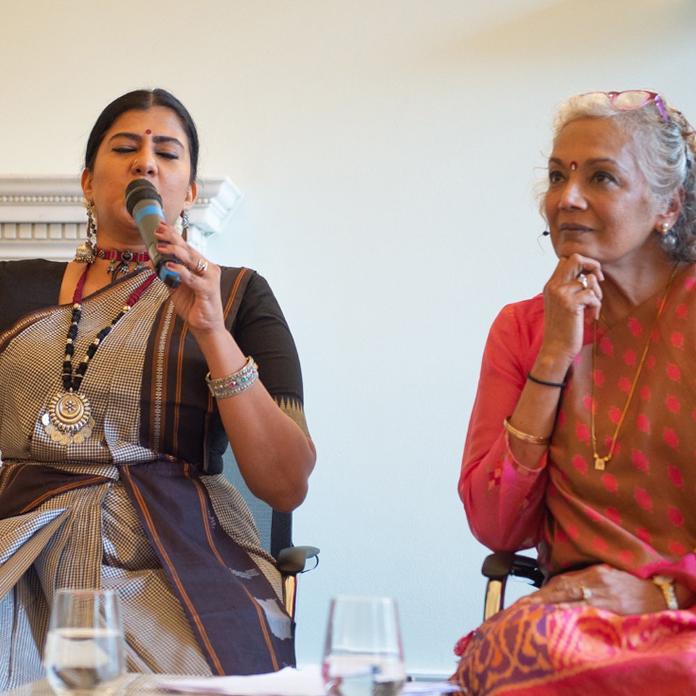 Akademi's tweet photo. Glimpses of @swarnamalya #Sadir @asiahousearts @lsostlukes @storeysfield. Don't miss the next #dancedialogue at Asia House this Fri 12 Jul: #Bharatanatyam star @dancerukmini and @VenaRamphal in conversation. Details: https://t.co/E3AZNox9SC #akademiat40 https://t.co/ESEi0Lpdql