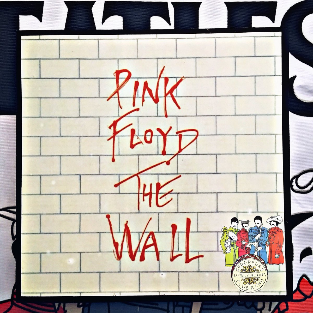 JohnnyMclenn's tweet photo. $100 MXN C
Cuadro de #PinkFloyd con medidas de 22cm x 22cm.
#SargentoPimientaStore
#pinkfloyd
#CDMX
#Novedad #beatlesshopmx #beatlesshop #beatleshop #beatlesshopping https://t.co/euRlxLrEzO
