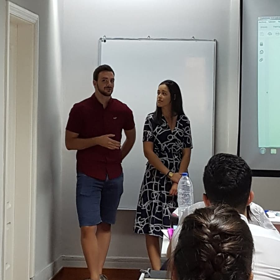 AirHostessCAN's tweet photo. Nuestros ex alumnos Raúl y Selene actualmente trabajan en #Canair y @aireuropa respectivamente, nos visitaron en la escuela de #LasPalmas para contar a los nuevos alumnos su experiencia de #TrabajarVolando ✈✈✈Gracias por la visita! 👏👏👏😊 https://t.co/qXTw5QVvco