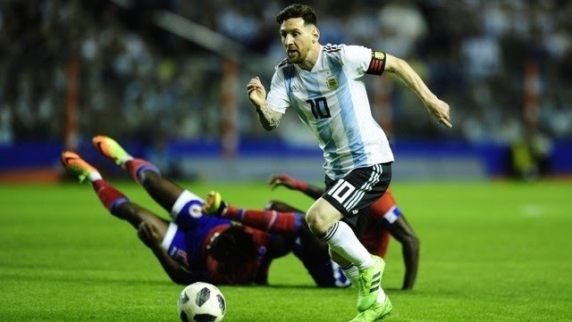 FantasyFCB's tweet photo. Hay que decirle a Militao que aquí los mareos solo los produce Messi. https://t.co/QMccbOUC65