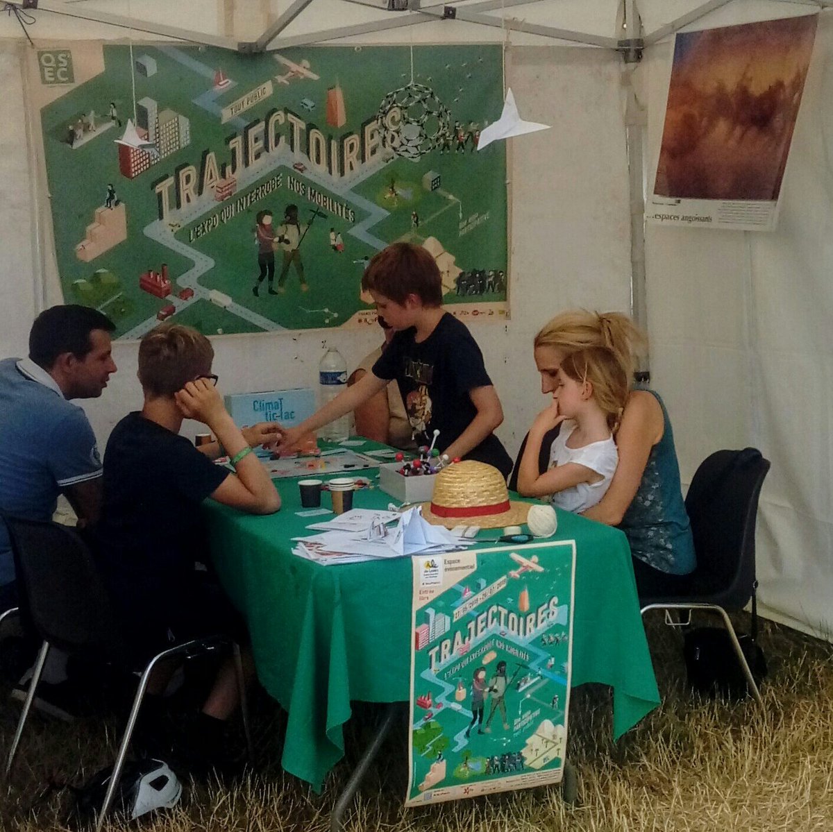 LienAsts's tweet photo. #QSEC2 Retrouvez-nous à Magny-les-Hameaux au sein de @sqy dans @Les_Yvelines pour "Remets tes tongs" jusqu'à vendredi !
Nous y présentons #trajectoires l'expo qui interroge nos #mobilités toujours à @IledeLoisirs jusqu'au 26/07 ! https://t.co/VUF3xLIve9