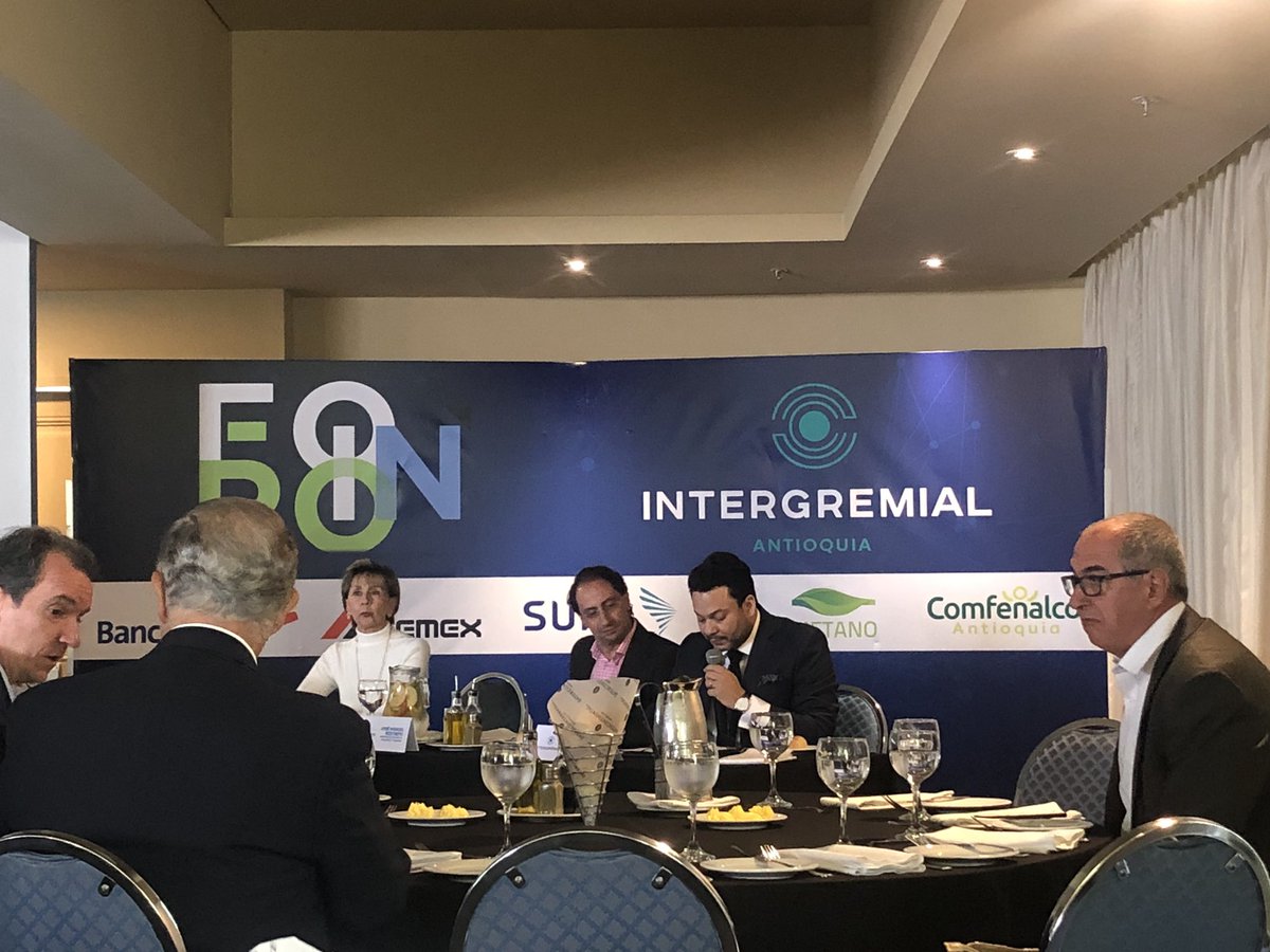 CEOCorporacion's tweet image. Empresarios de Antioquia con @jrestrp Ministro de @MincomercioCo  en el #FOROIN de @intergremialant conociendo los avances en el desarrollo de las empresas de Colombia, en conjunto con los gremios y Cámaras de Comercio del país.