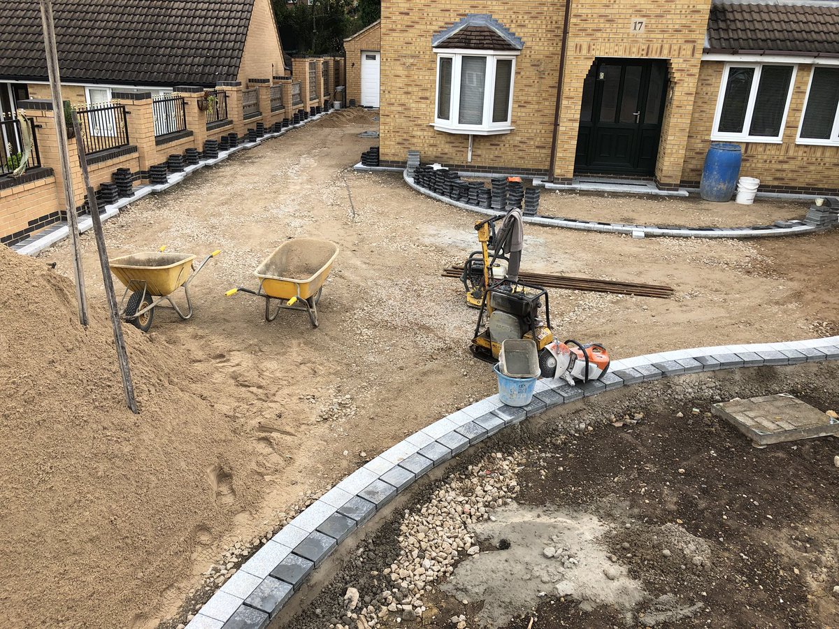 This one really taking shape now. Just a glimpse of the detailing and entrance strip. 35 pallets of Marshalls drivesys on the way tomorrow. #marshallsreg #devilinthedetail #designandbuild